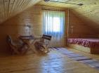 Open space duży dom drewniany 140 m2 w 2 poziomach jest w sprzedaży w Zabljak