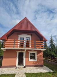 Nowy drewniany dom 120 m2 w Zabljak w cichym miejscu obok lasu