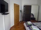 Mieszkanie w Herceg Novi w kompleksie mieszkalnym z basenem 300 m od morza