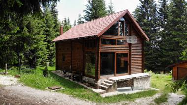 Zalegalizowany dom w Zabljak z kominkiem otoczony lasem iglastym