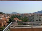 Oszałamiający dwupoziomowy apartament 47 m2 z widokiem na morze w Budva, Czarnogóra