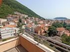 Oszałamiający dwupoziomowy apartament 47 m2 z widokiem na morze w Budva, Czarnogóra