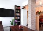 Odnowione umeblowane mieszkanie z dwiema sypialniami 55 m2 w centrum Tivat