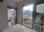 Wspaniały apartament z widokiem na morze 78 m2 z basenem w Dobrota, Kotor