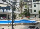 Wymarzony apartament przy plaży w Kotor-Bay residence w Risan z basenem i tarasem