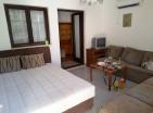 Słoneczny 2 sypialnie apartament 60 m2 w Becici z ogrodem w pobliżu Splendid