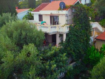 Wspaniały widok na morze 3-piętrowy dom w Krašići, olive grove retreat