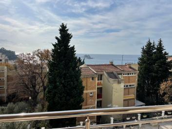 Oszałamiający 64 m2 apartament z jedną sypialnią w Petrovac z tarasem z widokiem na morze