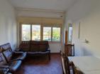 1 sypialnia mieszkanie 40 m2 w pobliżu morza w Tivat w doskonałej lokalizacji
