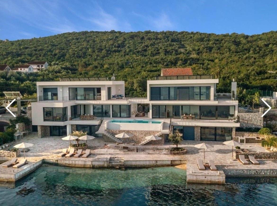 Luksusowa willa nad brzegiem morza w Tivat z dokiem jachtowym i basenem
