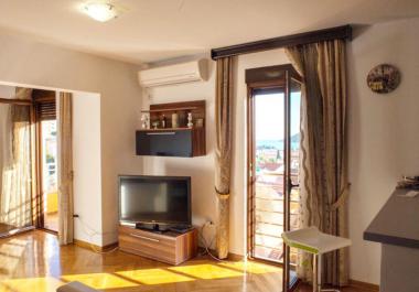 Apartament z 3 sypialniami w Budva z widokiem na morze w pobliżu restauracja Кужина