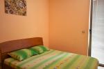 Mieszkanie 95 m2 z dwoma sypialniami i dużym tarasem w Budva, powiat Розино