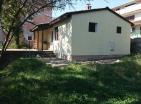 1 piętrowy dom w Herceg Novi, Topla z działką w 900 m od centrum
